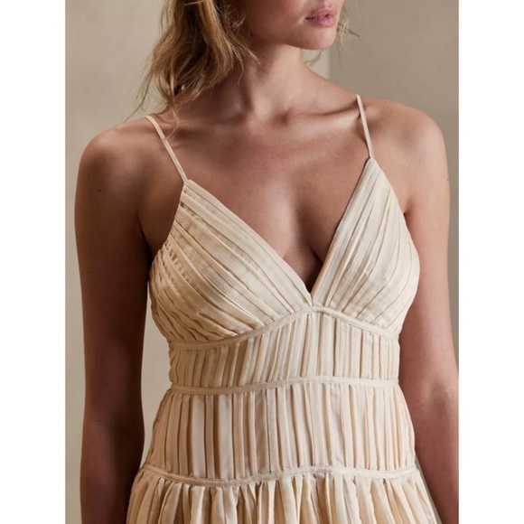 Banana Republic Jacqui Pleated Butter Pastel Cream Yellow Long Maxi Dress - Picture 3 of 5